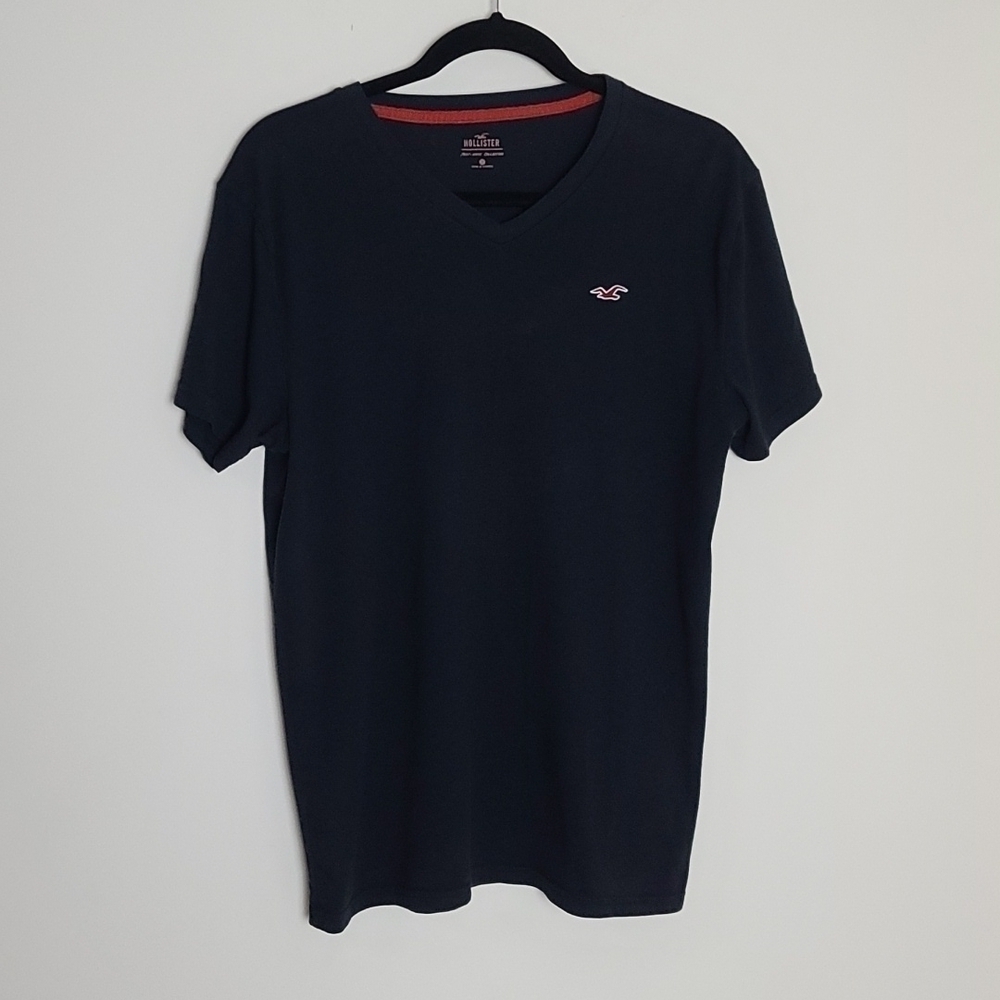 Hollister black tshirt